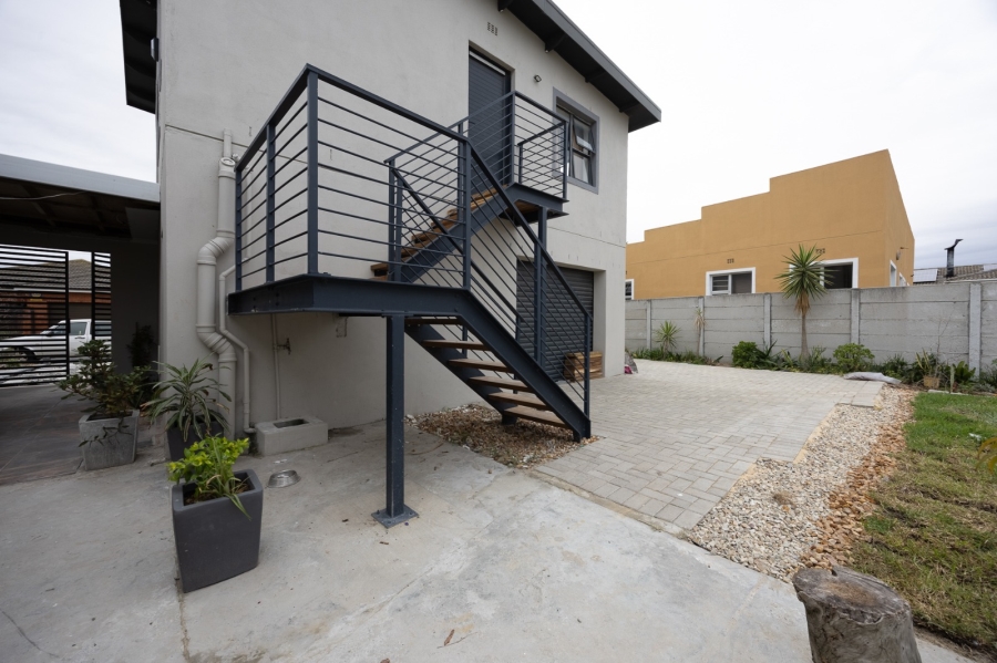 5 Bedroom Property for Sale in Rustdal Western Cape